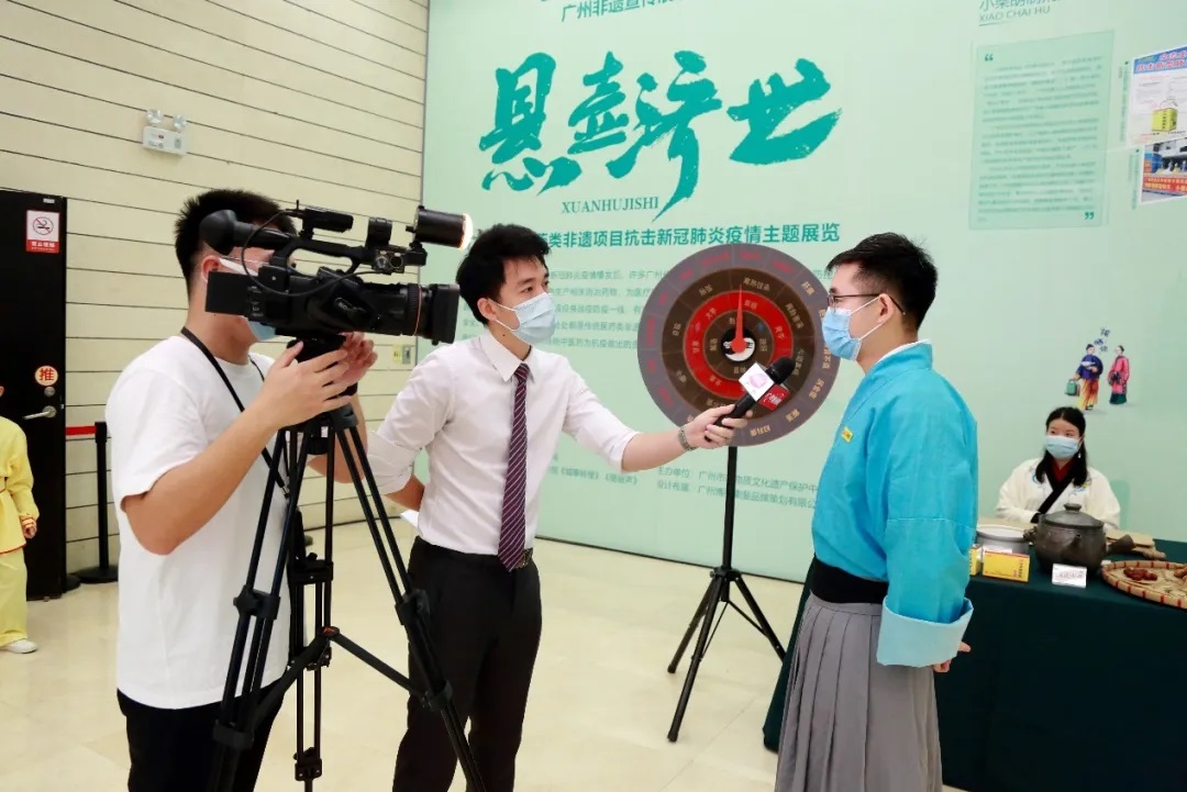 非遗日悬壶济世论抗疫，，，小柴胡直播首秀放色泽！