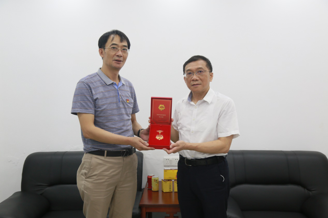 共忆党史话初心，，矢志不渝跟党走 ——白云山EVO视讯公司“七一”前夕慰问离休干部刘玉珍同志