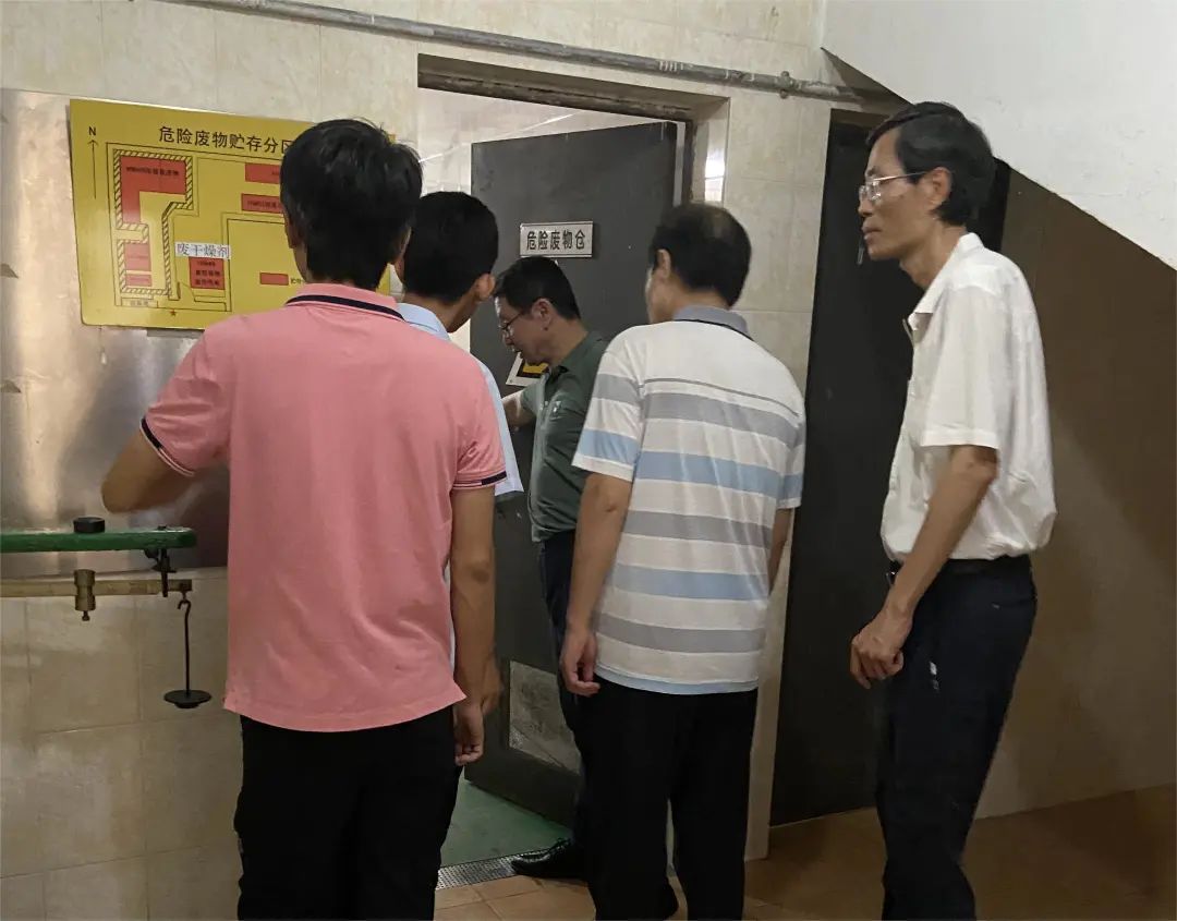 “四不两直”强监视 拧紧节日“清静阀” ——白云山EVO视讯公司纪委开展中秋、国庆节前专项监视检查