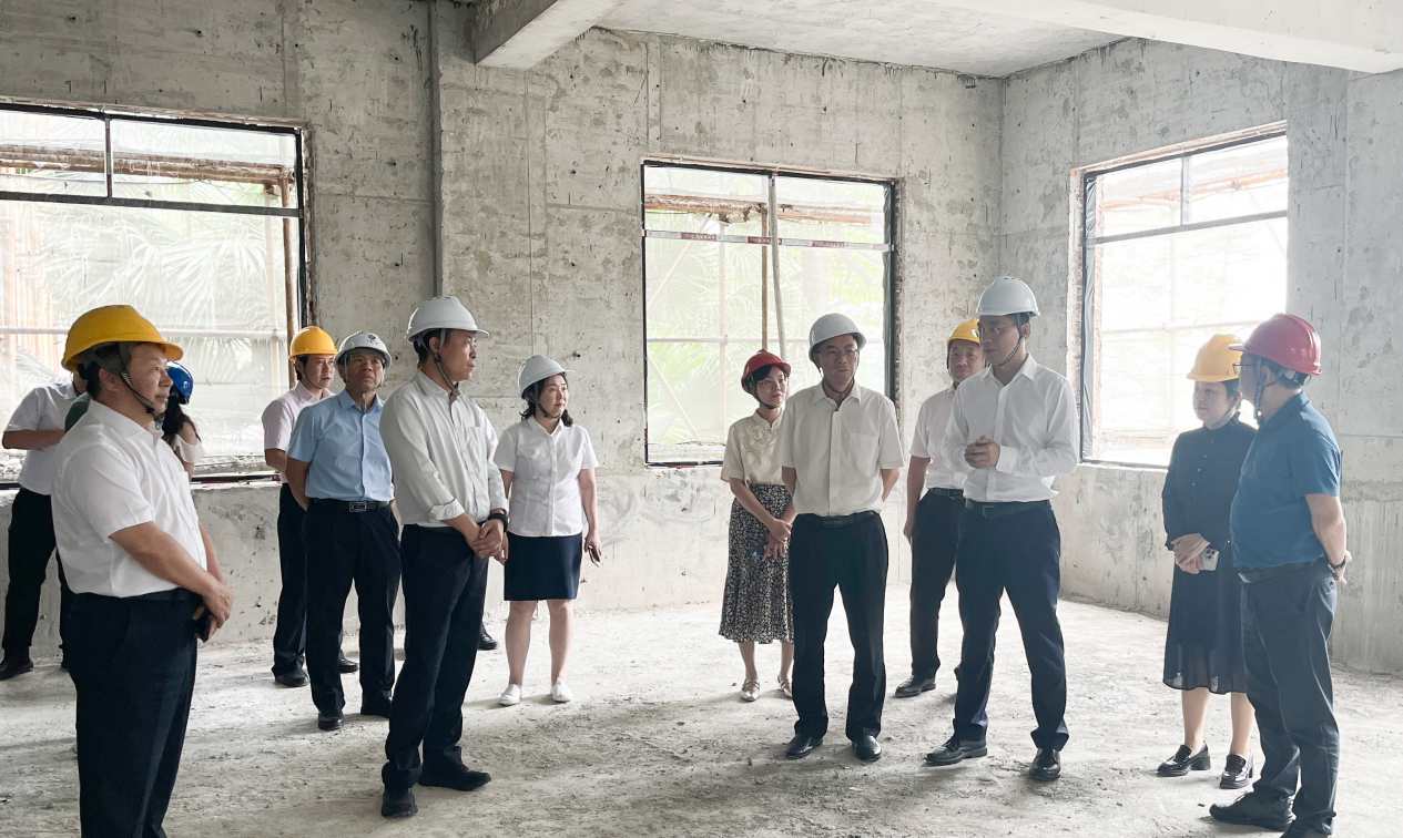 广药集团向导一行到白云山EVO视讯制药开展生产谋划调研